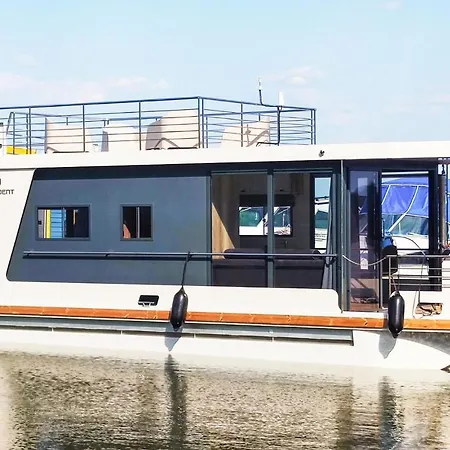 Båthotell Gorgeous Ship In Havelsee Ot With Kitchen Kutzkow