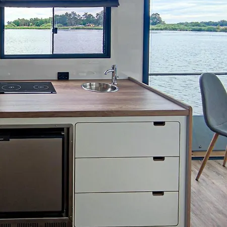 Gorgeous Ship In Havelsee Ot With Kitchen