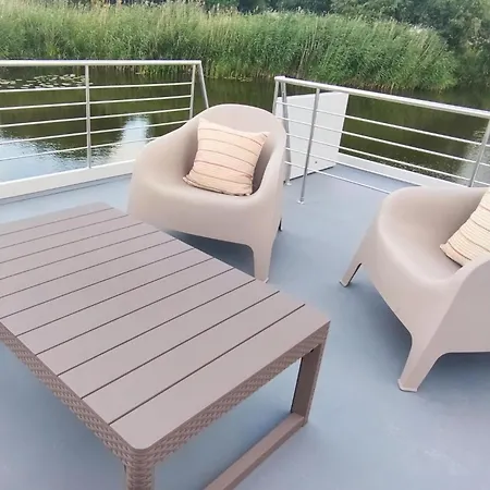 Gorgeous Ship In Havelsee Ot With Kitchen Båthotell